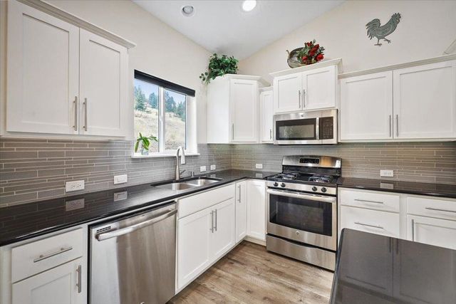 154 S Legacy Ridge Dr, Liberty Lake, WA 99019