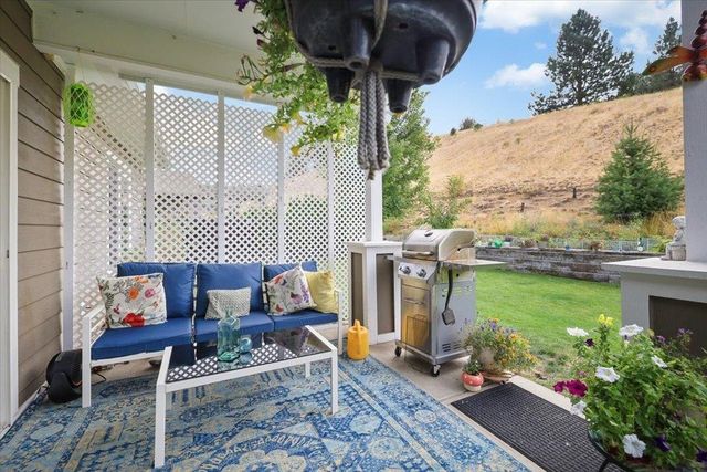 154 S Legacy Ridge Dr, Liberty Lake, WA 99019