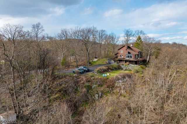 32 Evergreen Trl, Vernon Twp., NJ 07462