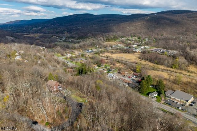 32 Evergreen Trl, Vernon Twp., NJ 07462