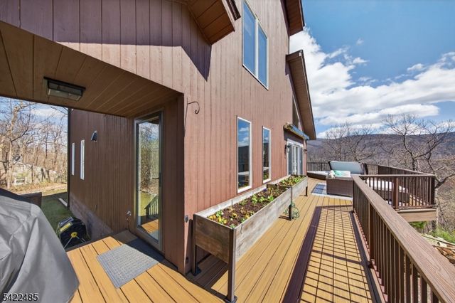 32 Evergreen Trl, Vernon Twp., NJ 07462