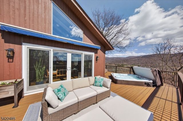 32 Evergreen Trl, Vernon Twp., NJ 07462