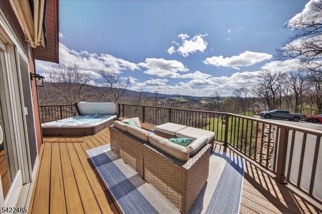 32 Evergreen Trl, Vernon Twp., NJ 07462