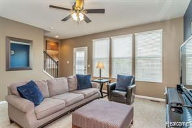 28024 Hopkins Drive, Novi, MI 48377