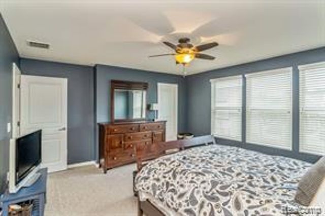 28024 Hopkins Drive, Novi, MI 48377