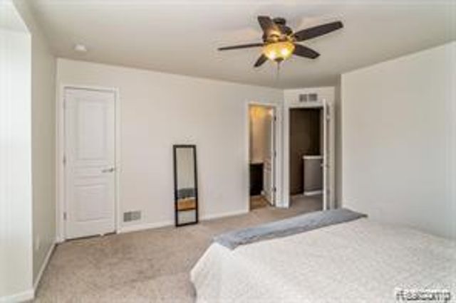 28024 Hopkins Drive, Novi, MI 48377