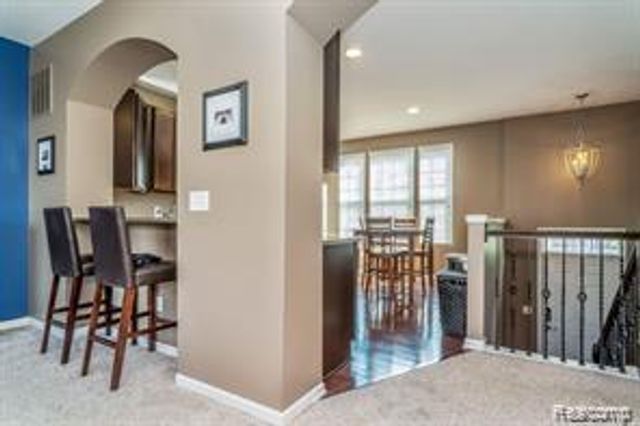 28024 Hopkins Drive, Novi, MI 48377