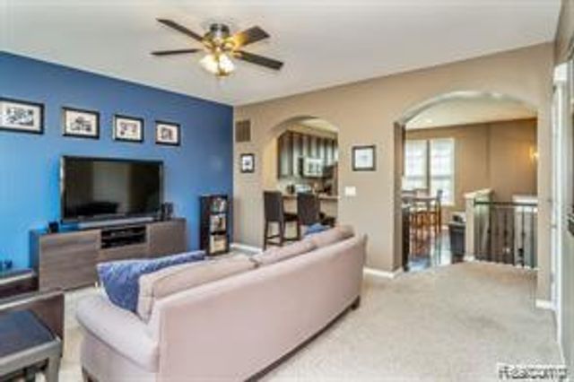 28024 Hopkins Drive, Novi, MI 48377