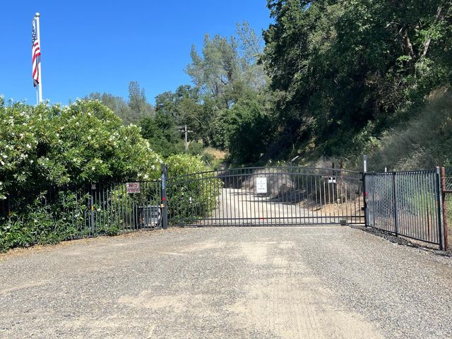 18525 Farquhar Rd, Cottonwood, CA 96022