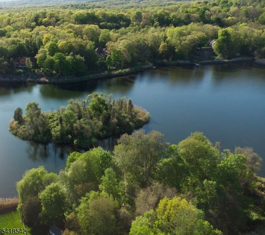 6 Hidden Valley Rd, Andover Twp., NJ 07860