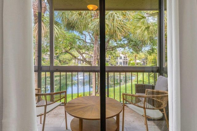 11863 Wimbledon Circle 504, Wellington, FL 33414