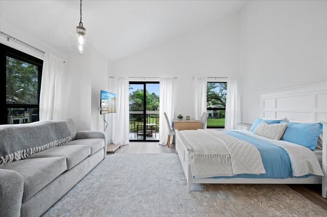 11863 Wimbledon Circle 504, Wellington, FL 33414