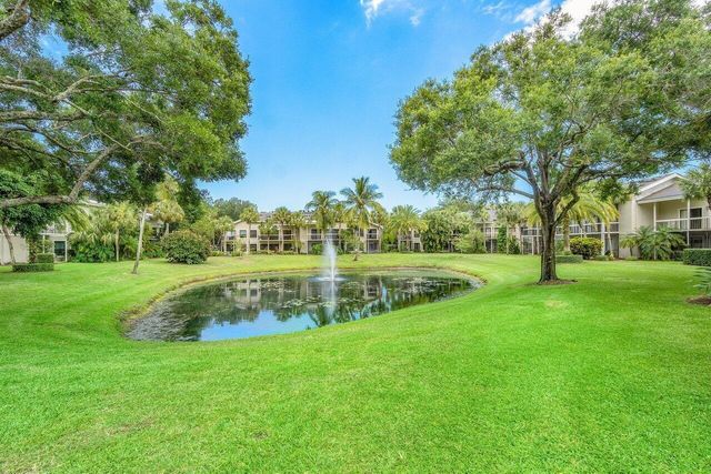 11863 Wimbledon Circle 504, Wellington, FL 33414