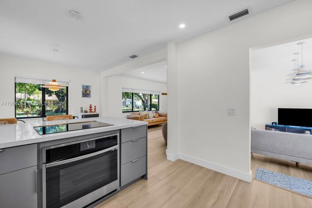 126 NW 107th St, Miami Shores, FL 33168