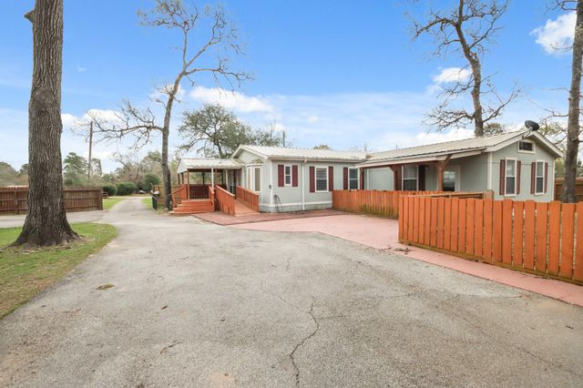 30935 Towering Oaks Drive, Magnolia, TX 77355