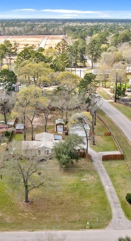 30935 Towering Oaks Drive, Magnolia, TX 77355