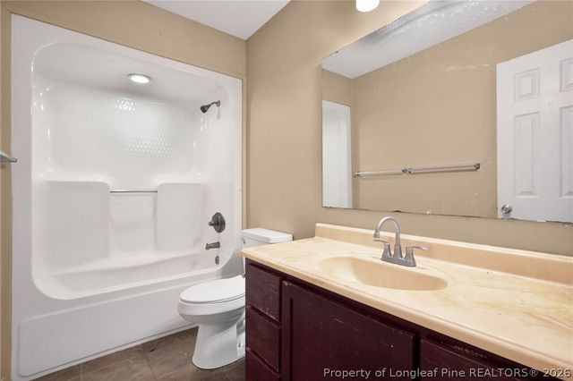 1509 Londonderry Place, Fayetteville, NC 28303