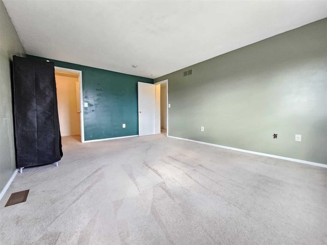 2011 Vine Way Drive Unit: 66, Canton, MI 48188