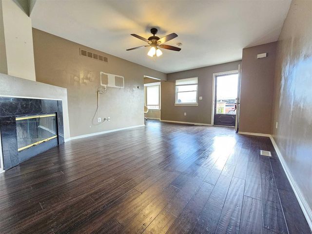 2011 Vine Way Drive Unit: 66, Canton, MI 48188