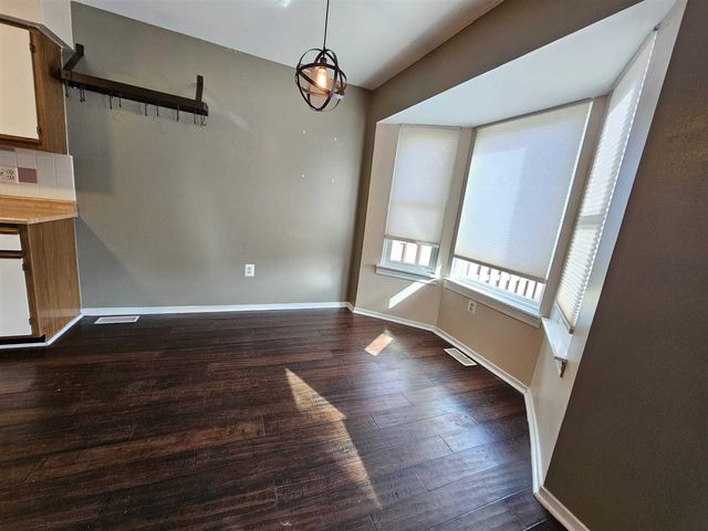 2011 Vine Way Drive Unit: 66, Canton, MI 48188