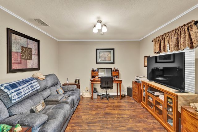 704 Hyde Park Boulevard, Cleburne, TX 76033