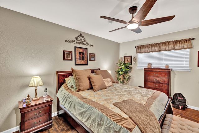 704 Hyde Park Boulevard, Cleburne, TX 76033