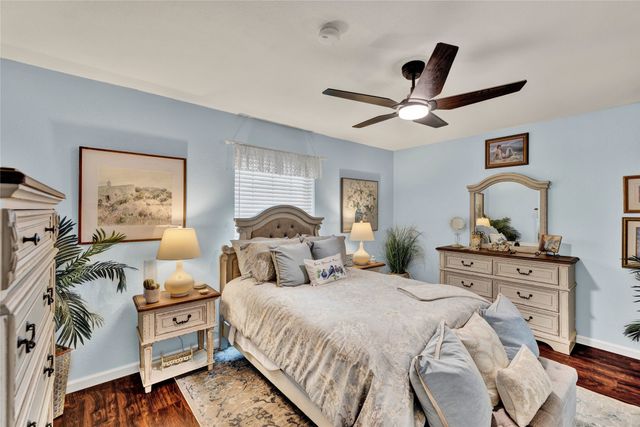 704 Hyde Park Boulevard, Cleburne, TX 76033