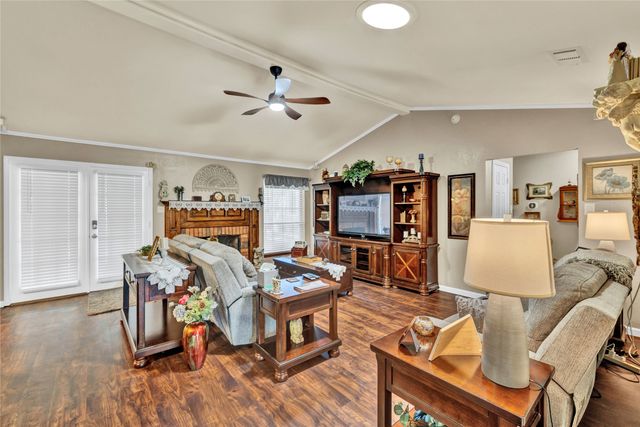704 Hyde Park Boulevard, Cleburne, TX 76033