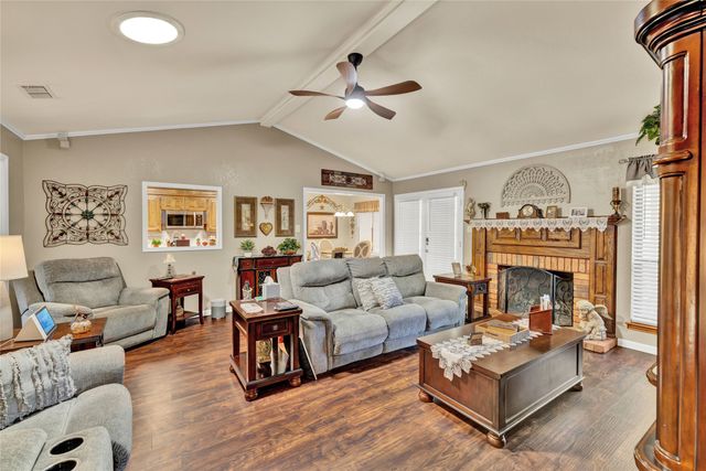704 Hyde Park Boulevard, Cleburne, TX 76033