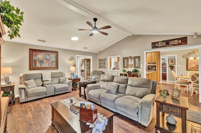 704 Hyde Park Boulevard, Cleburne, TX 76033