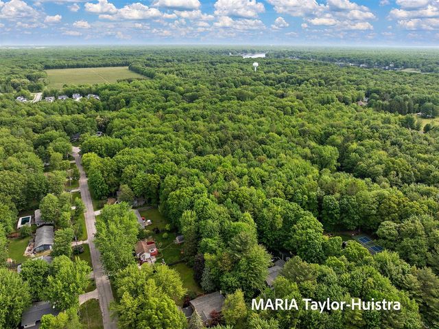 17690 Jordan Lane, Spring Lake, MI 49456