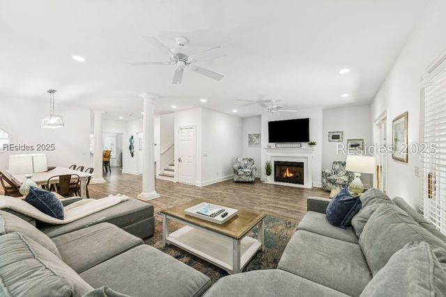 8 Henry Ln, Hilton Head Island, SC 29928