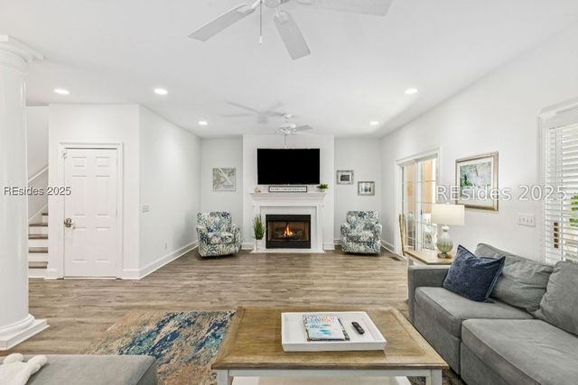 8 Henry Ln, Hilton Head Island, SC 29928