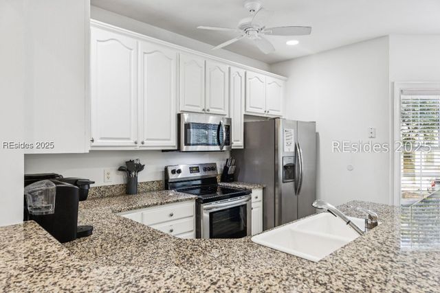 8 Henry Ln, Hilton Head Island, SC 29928