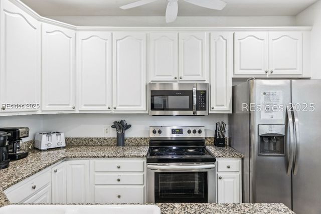 8 Henry Ln, Hilton Head Island, SC 29928