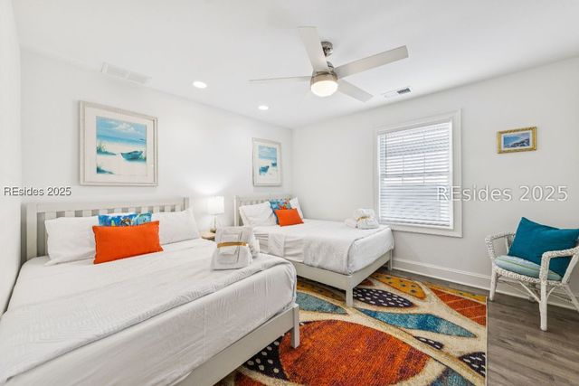 8 Henry Ln, Hilton Head Island, SC 29928