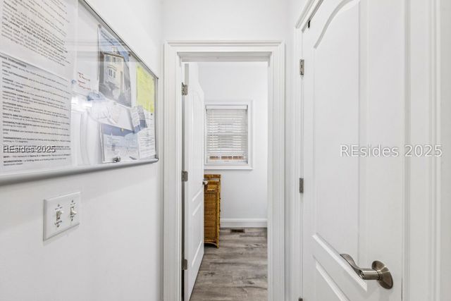 8 Henry Ln, Hilton Head Island, SC 29928