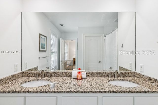 8 Henry Ln, Hilton Head Island, SC 29928