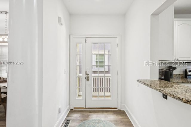 8 Henry Ln, Hilton Head Island, SC 29928