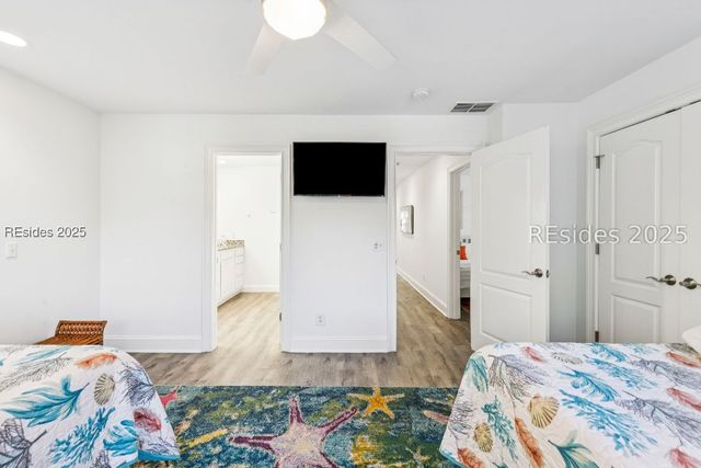 8 Henry Ln, Hilton Head Island, SC 29928