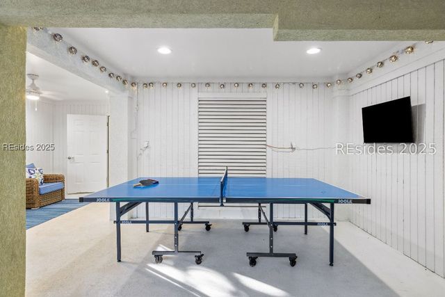 8 Henry Ln, Hilton Head Island, SC 29928