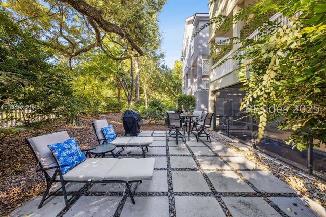 8 Henry Ln, Hilton Head Island, SC 29928