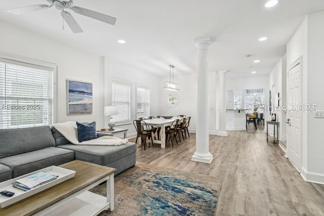 8 Henry Ln, Hilton Head Island, SC 29928