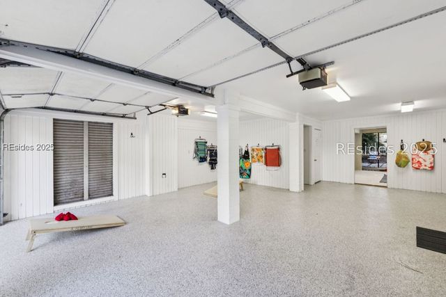 8 Henry Ln, Hilton Head Island, SC 29928