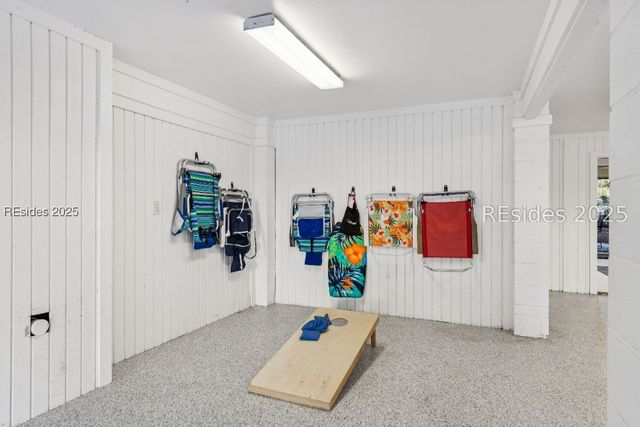 8 Henry Ln, Hilton Head Island, SC 29928