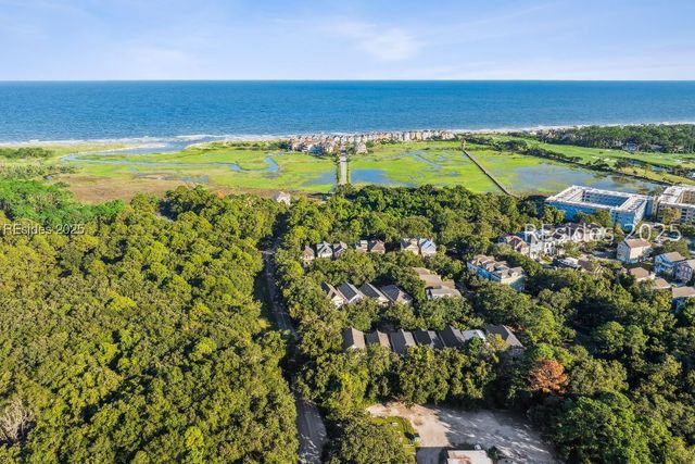 8 Henry Ln, Hilton Head Island, SC 29928