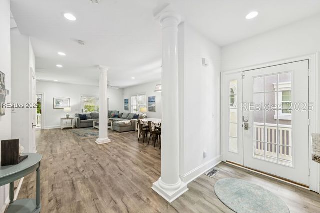 8 Henry Ln, Hilton Head Island, SC 29928