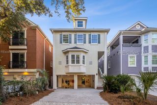 8 Henry Ln, Hilton Head Island, SC 29928