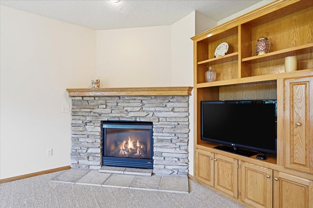 1364 Pond Circle, Waconia, MN 55387
