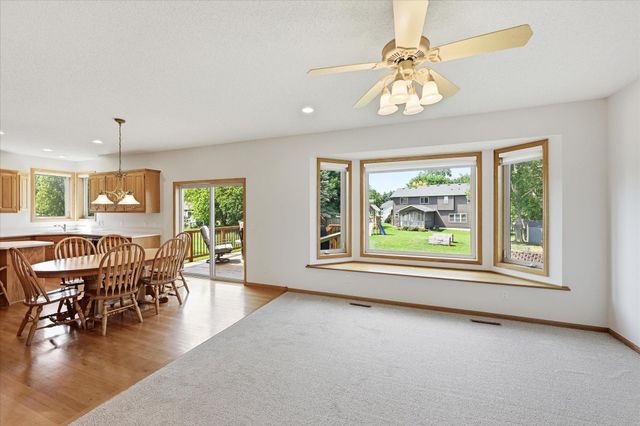 1364 Pond Circle, Waconia, MN 55387